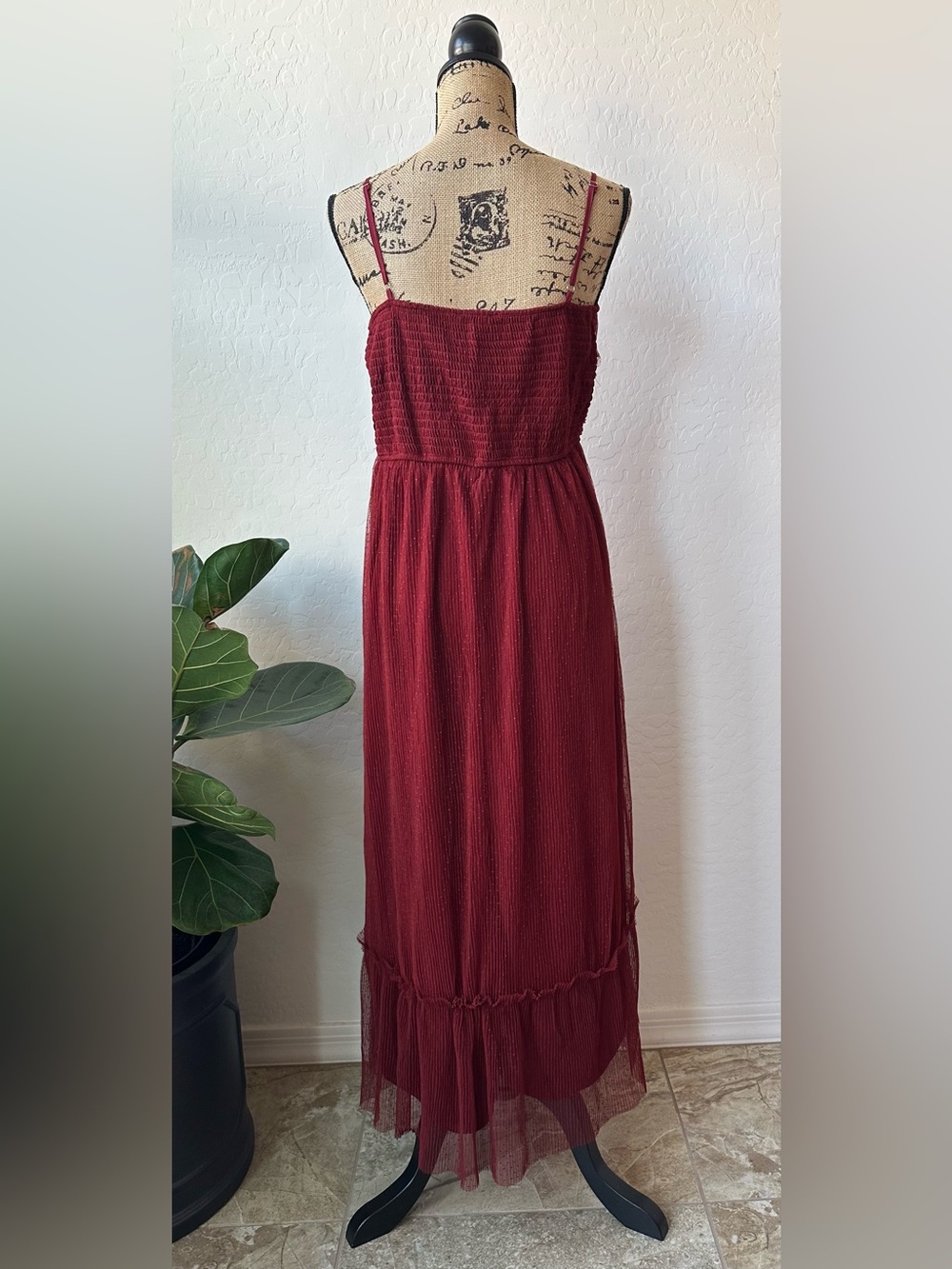 NWT Blu Pepper Burgundy Chiffon Maxi Spaghetti Strap Dress Size L - Picture 2 of 9